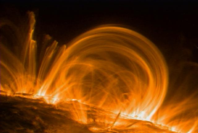 Magnetic field shapes the solar corona